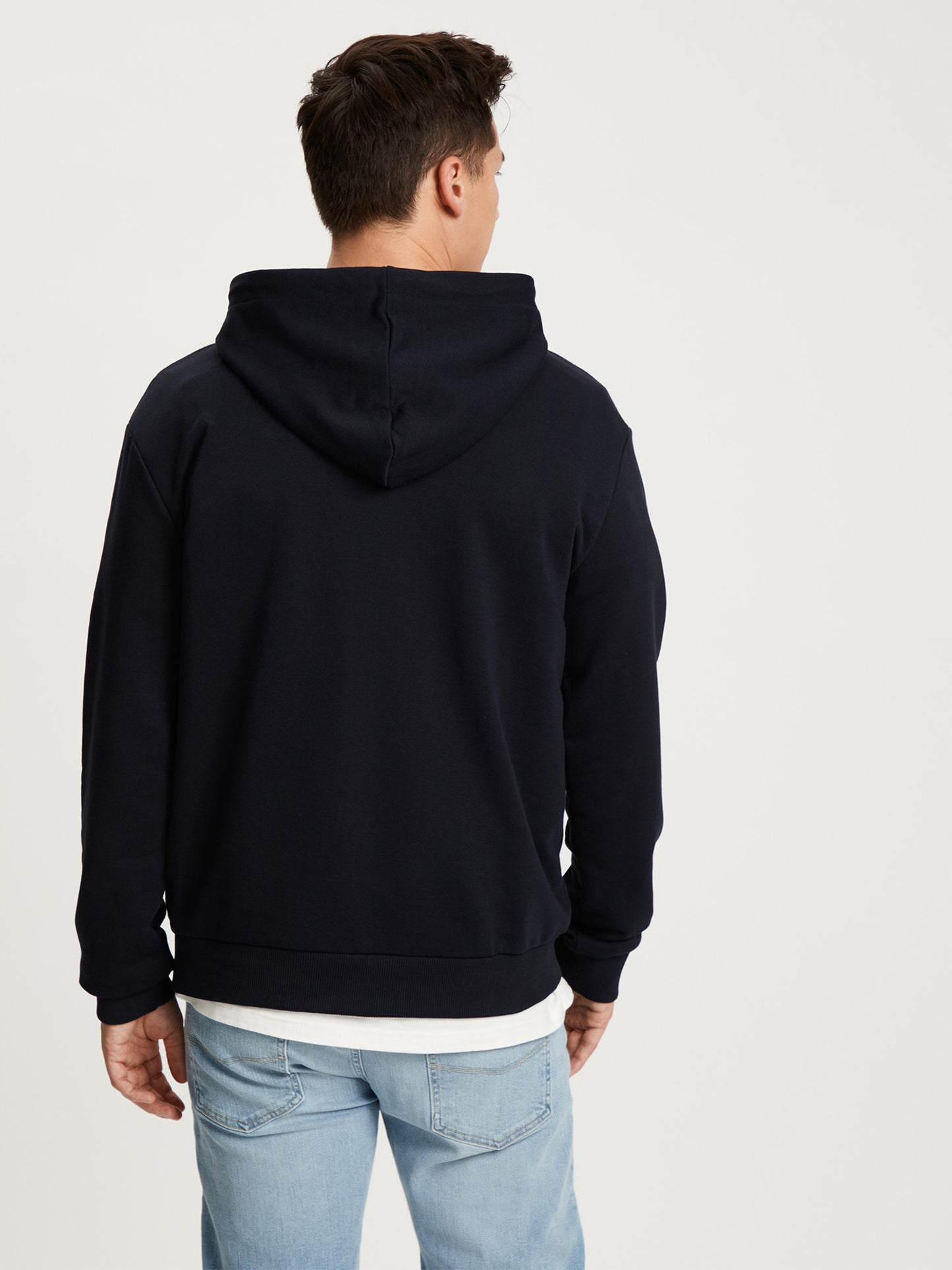 Men's regular hoodie with label emblem, navy blue.