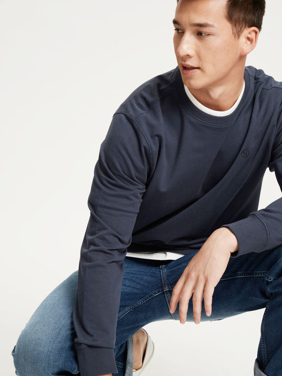 Men's regular sweatshirt with round neck navy blue.