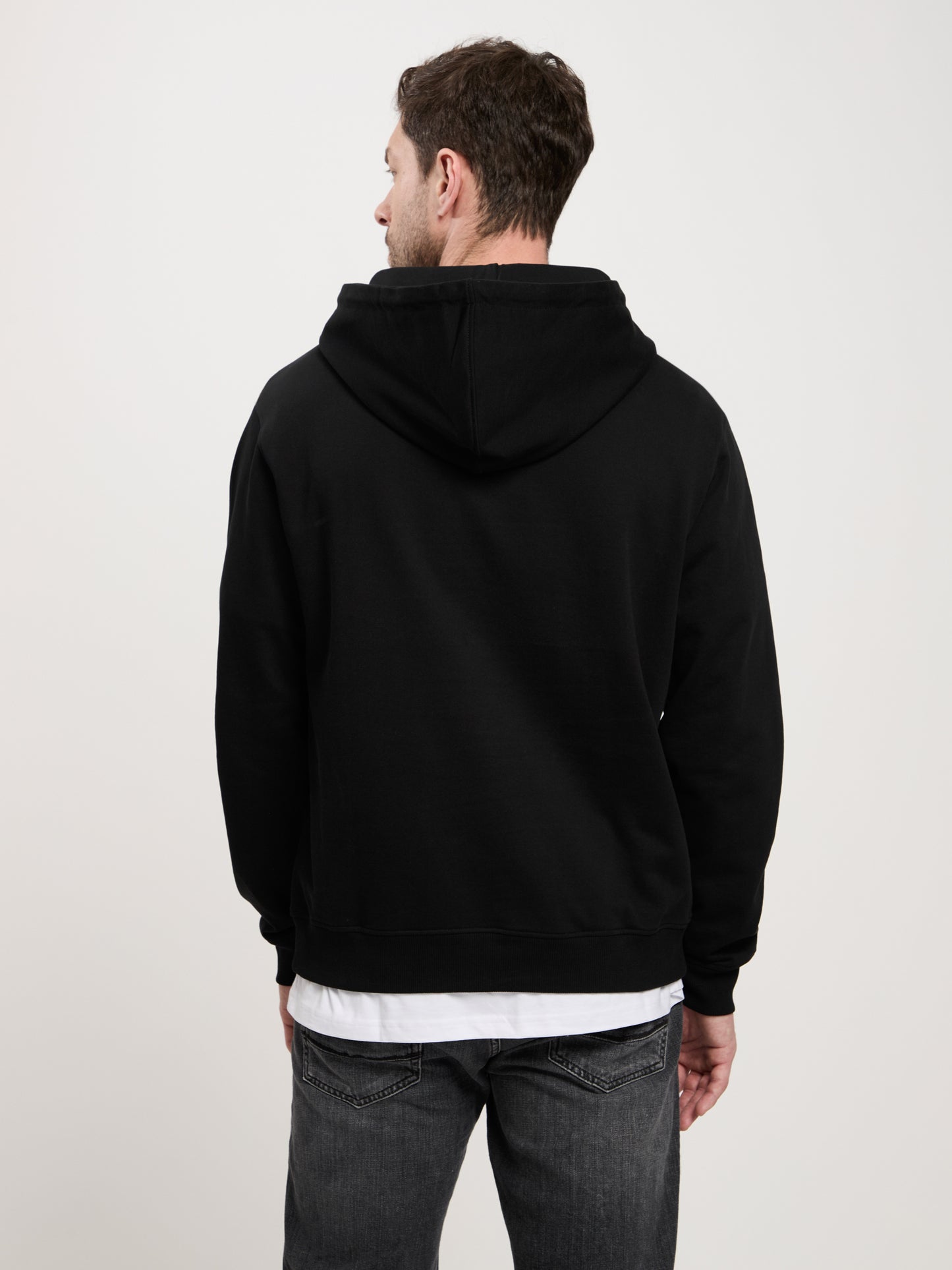 REGULAR FIT HOODIE