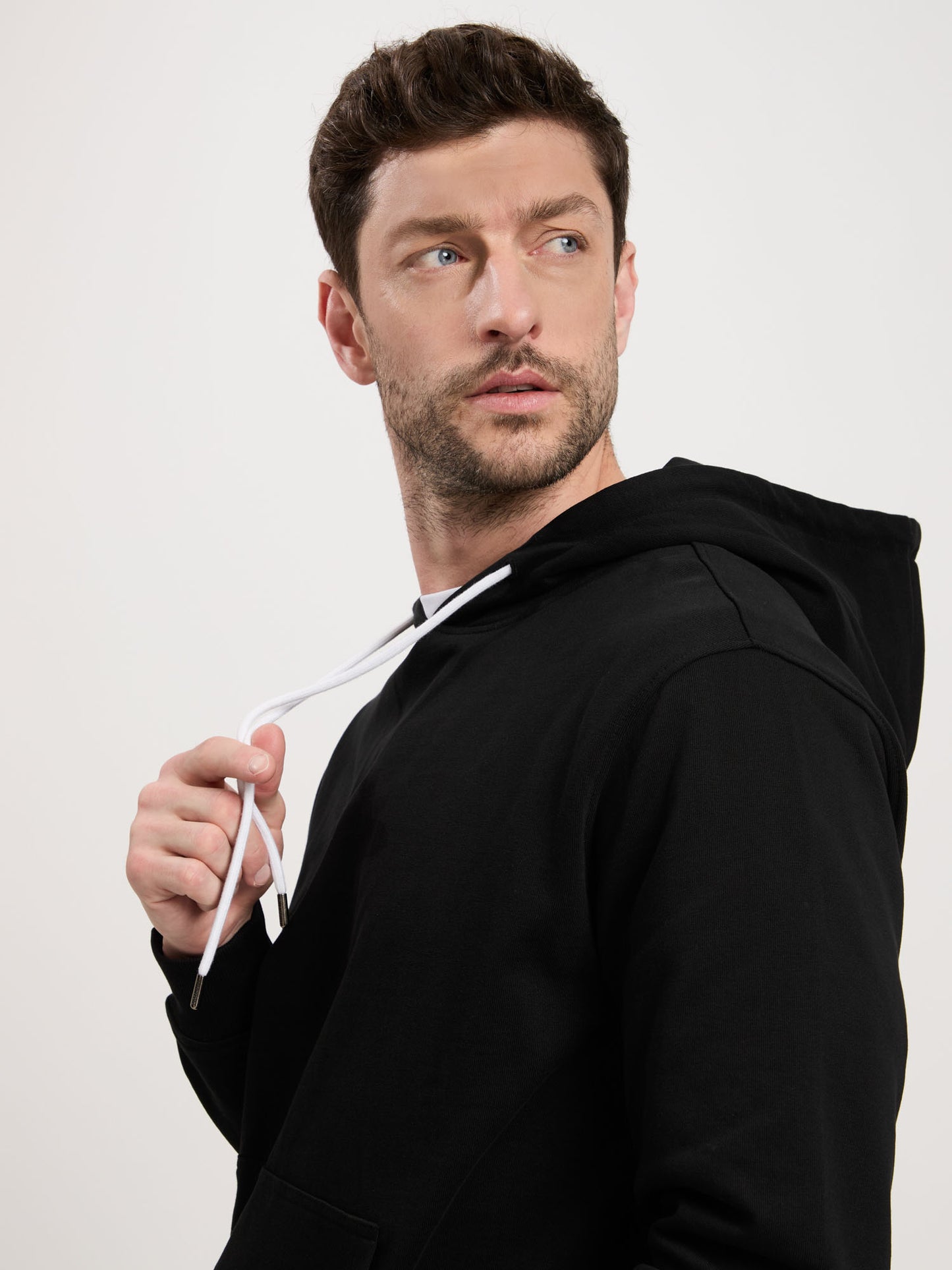 REGULAR FIT HOODIE