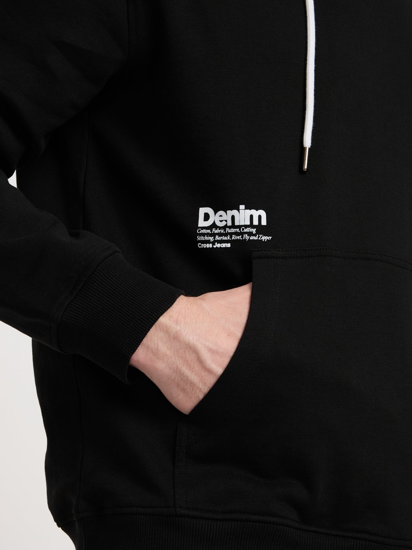 REGULAR FIT HOODIE