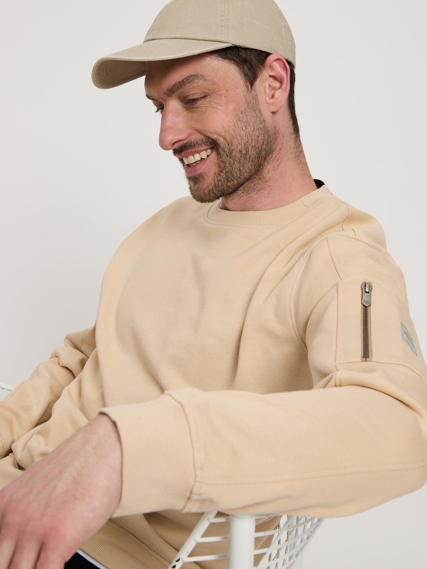 REGULAR FIT SWEATSHIRT
