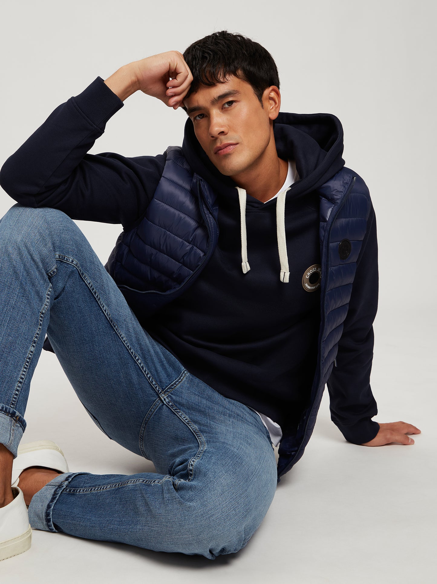 Men's Regular Hoodie with Hood, Raglan Sleeves and Label Patch Blue