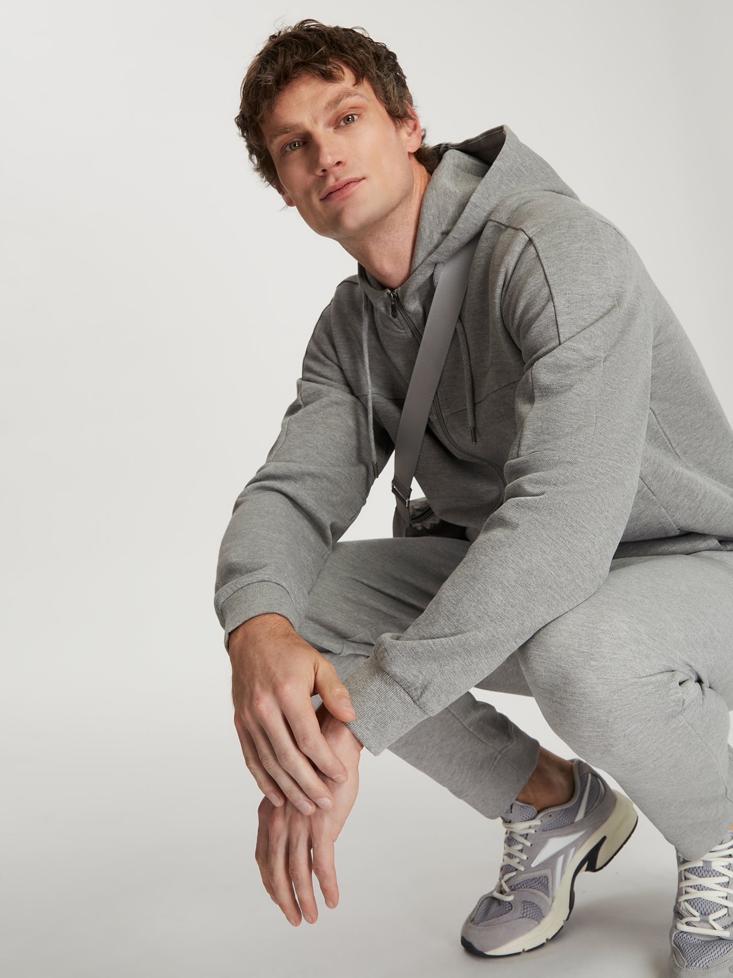 Herren Regular Hoody in grau meliert
