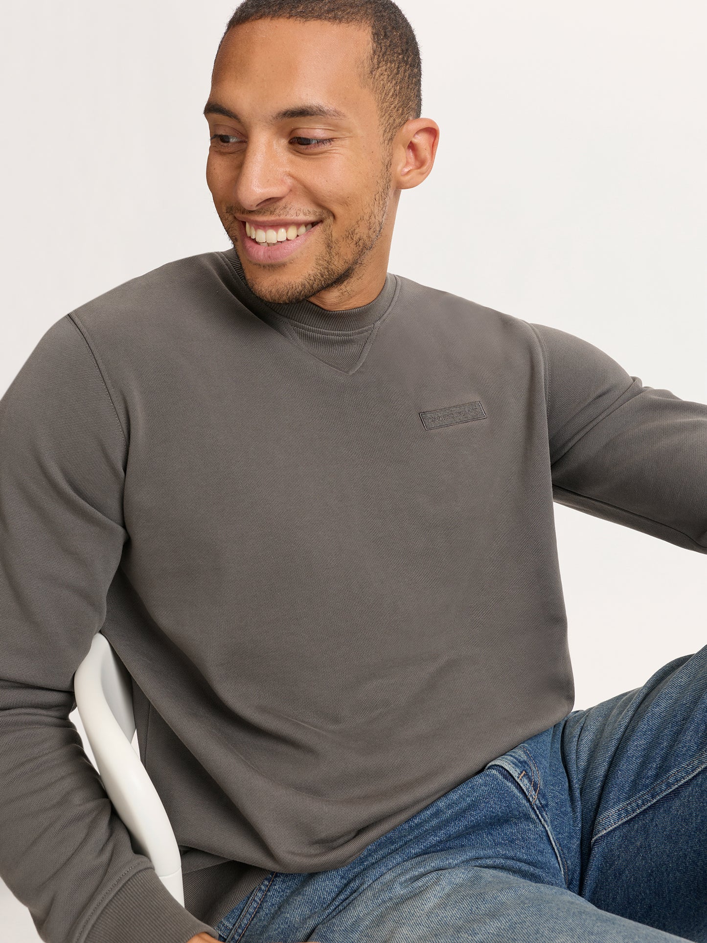 REGULAR FIT  SWEATSHIRT