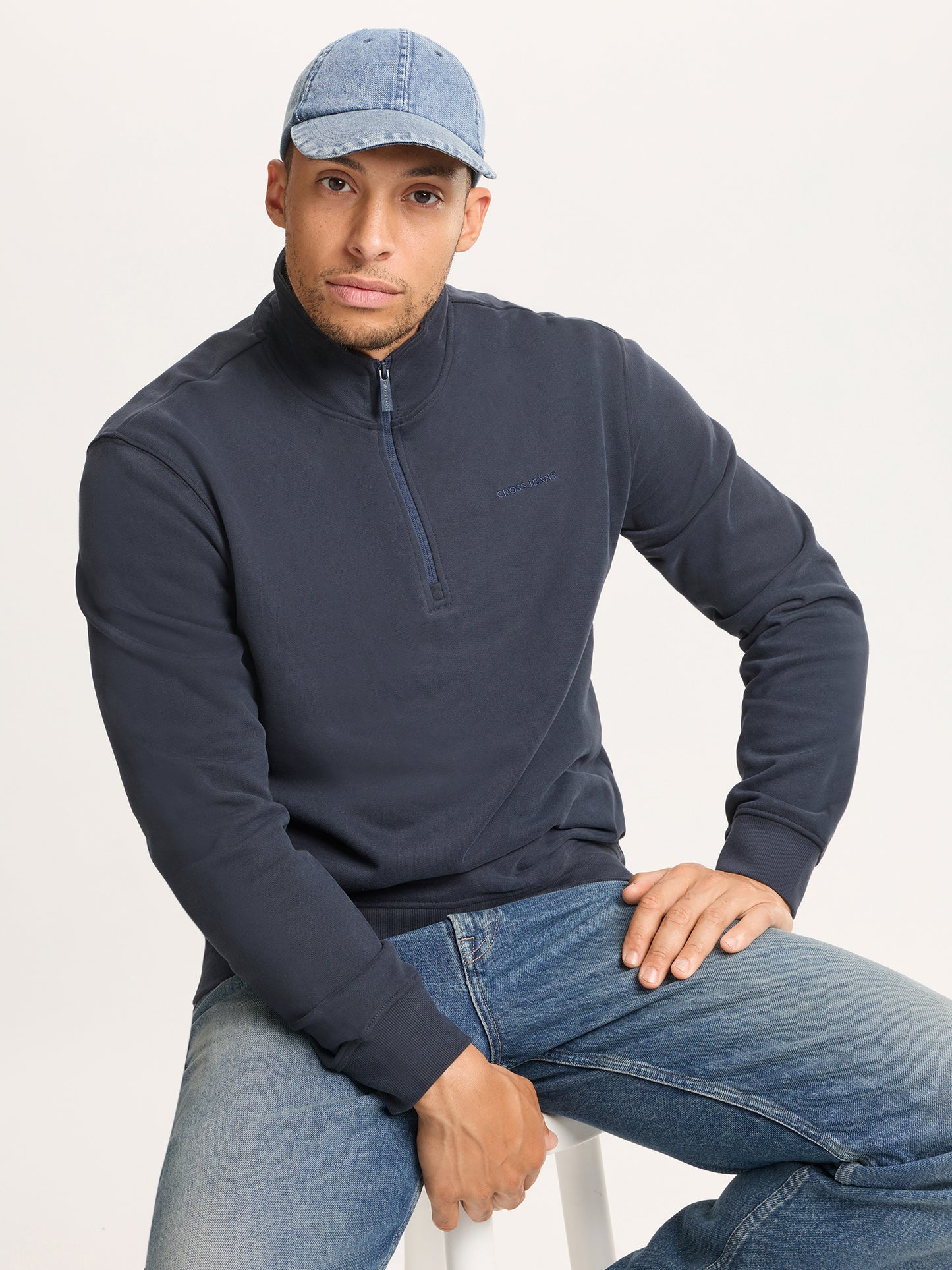 REGULAR FIT  SWEATSHIRT