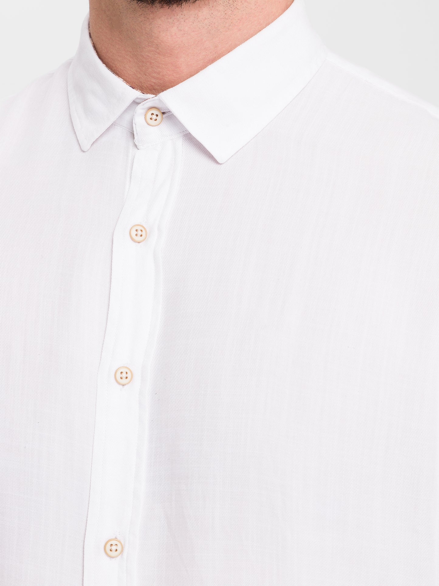 Men's regular long-sleeved shirt white with a patterned collar