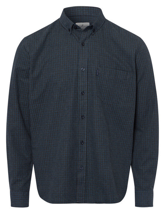 Men's regular long-sleeved shirt checked dark green.