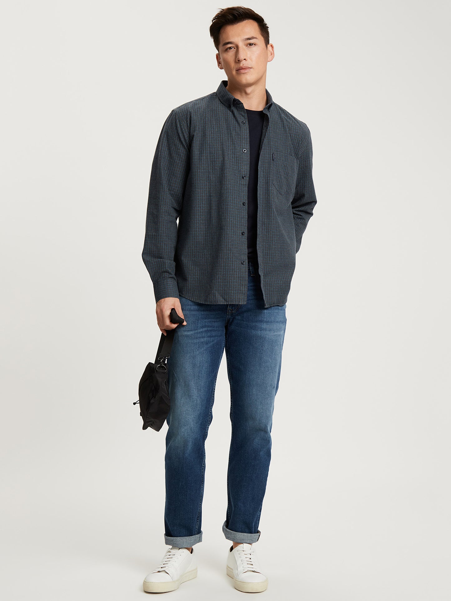 Men's regular long-sleeved shirt checked dark green.