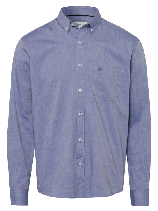 Men's regular long-sleeved shirt with breast pocket, blue.