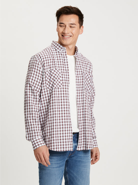 Men's regular long-sleeved shirt checked dark red.