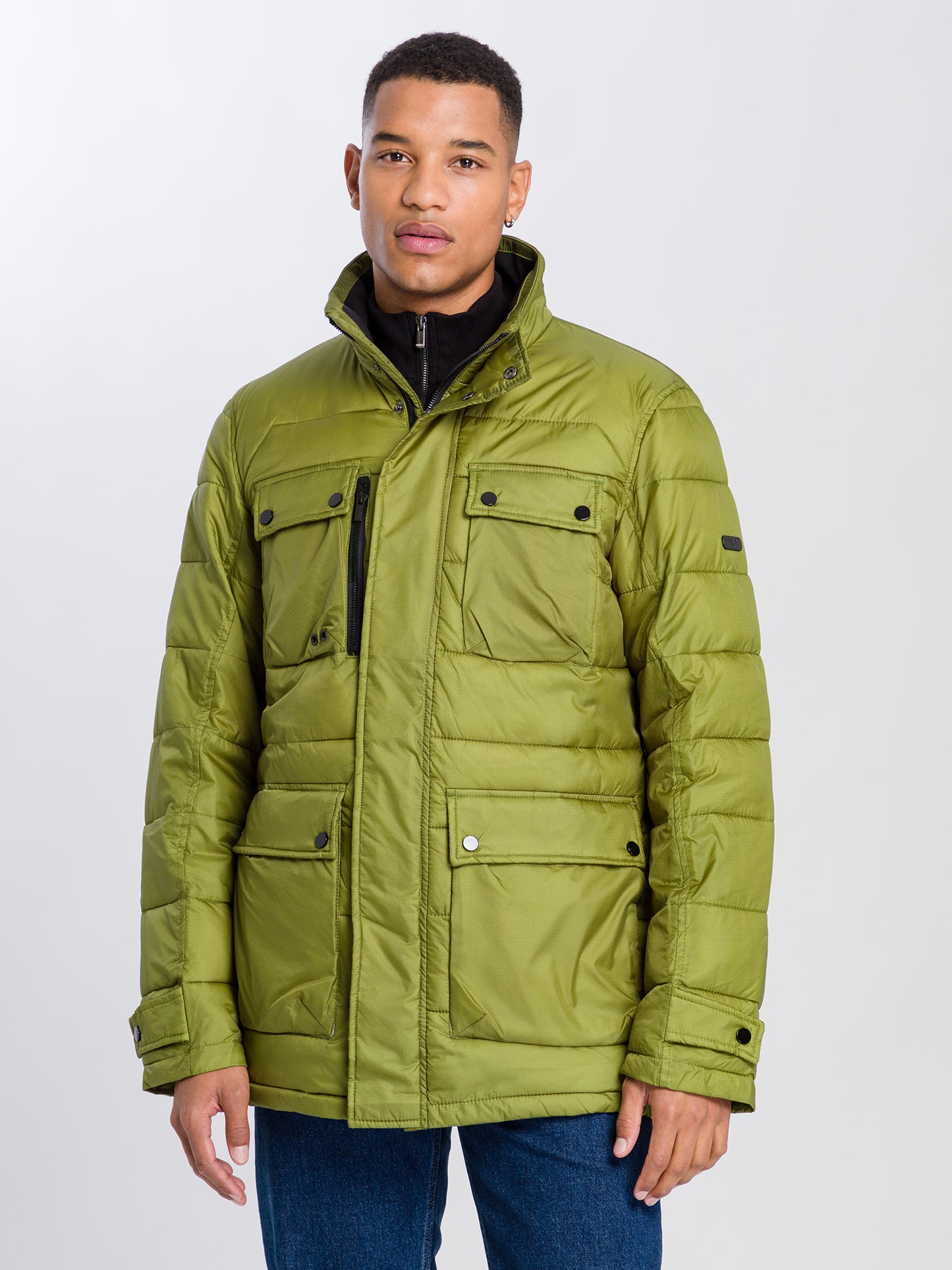 Men's regular winter jacket with zipper and pockets green