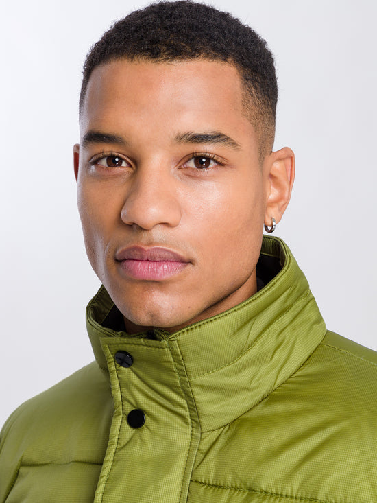 Men's regular winter jacket with zipper and pockets green
