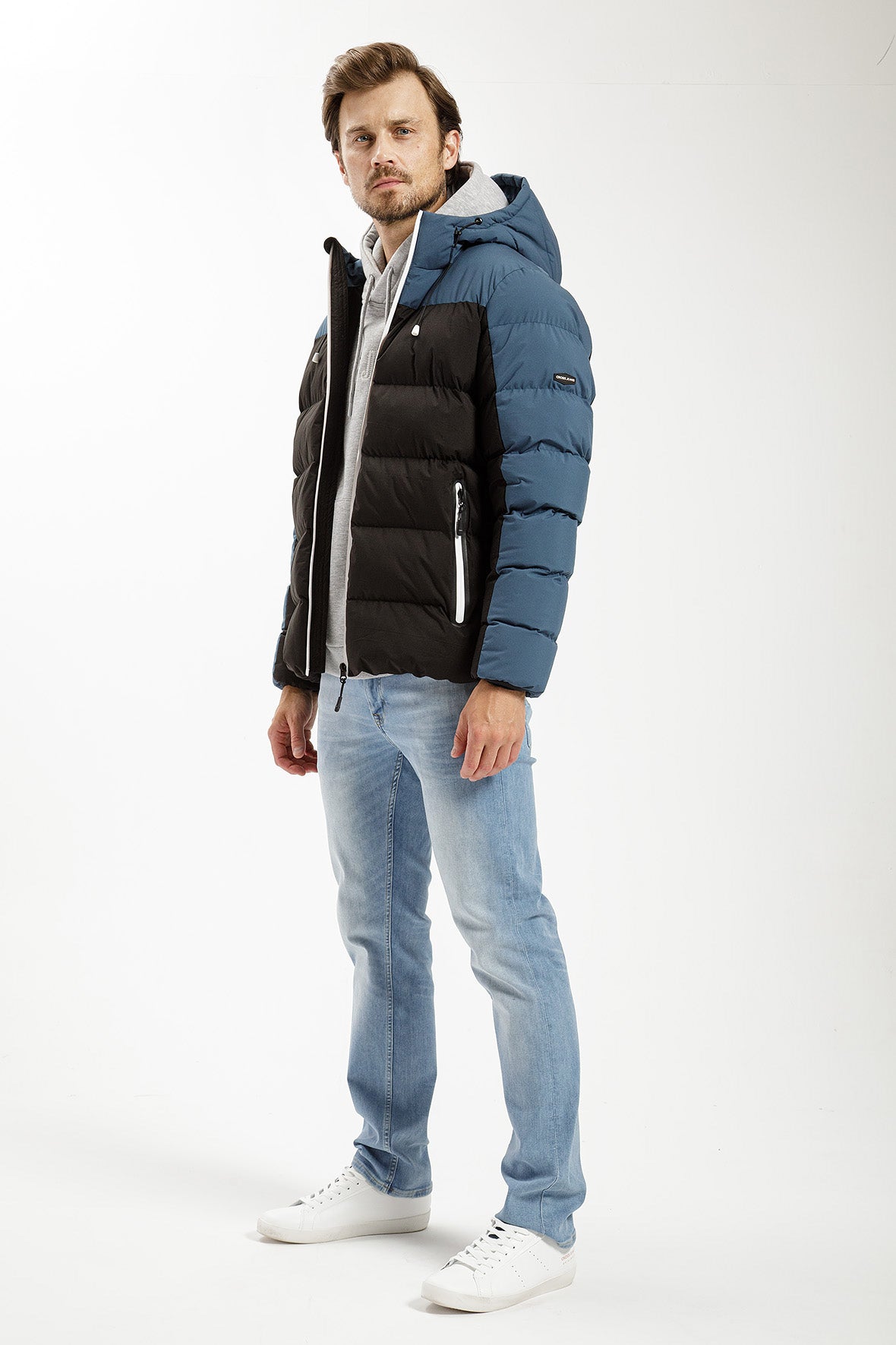 Men's regular winter jacket in black and blue