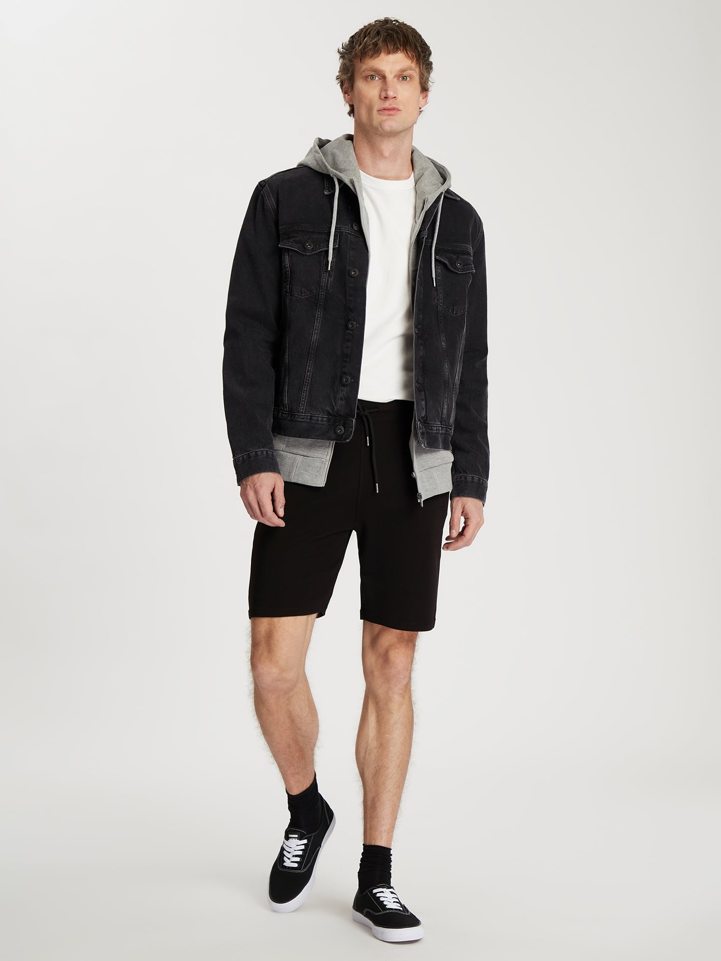 Herren Regular Shorts in schwarz