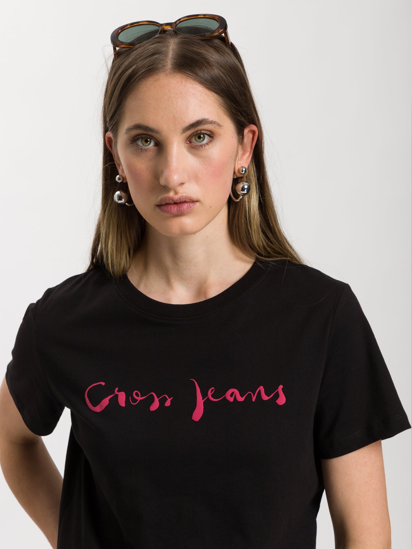 Damen Regular T-Shirt mit Cross Jeans Logo Print schwarz