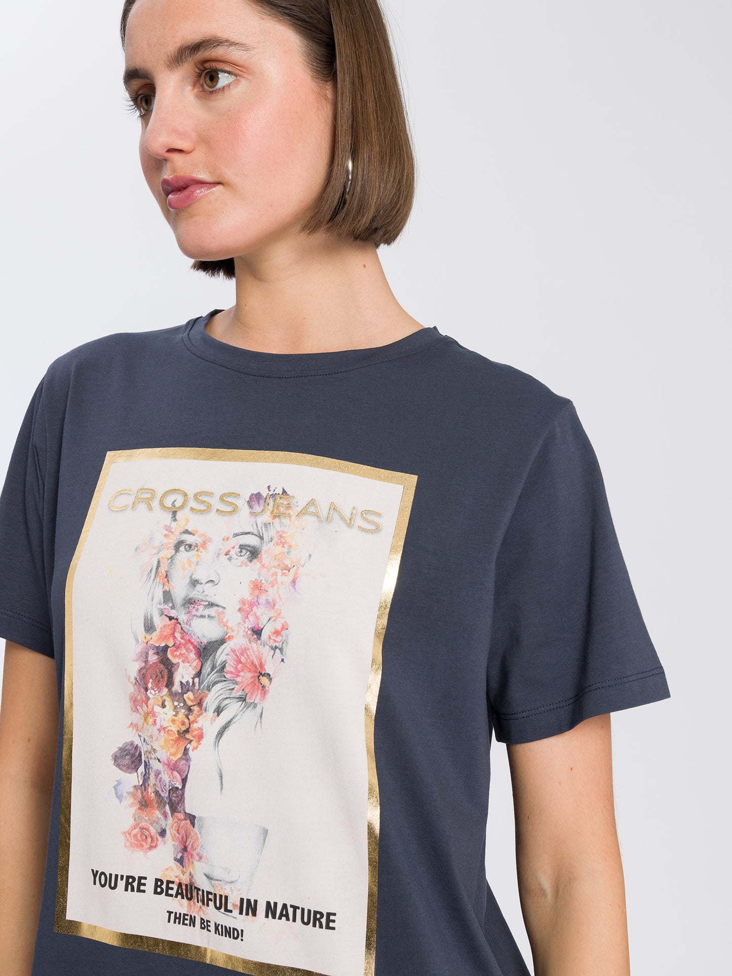Women's regular t-shirt with floral print grey