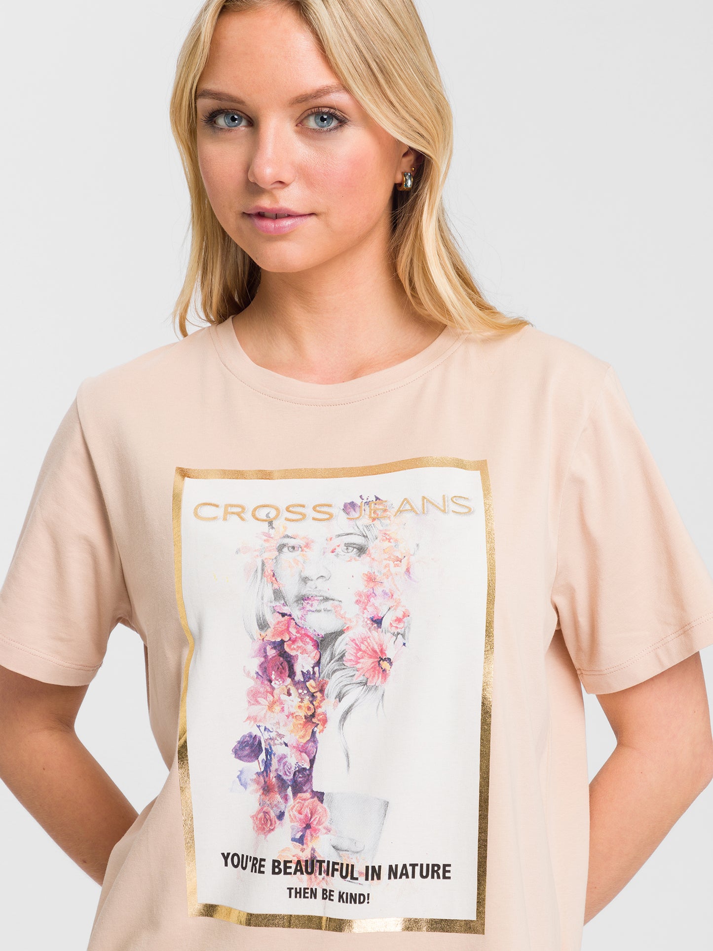 Women's regular t-shirt with floral print rose