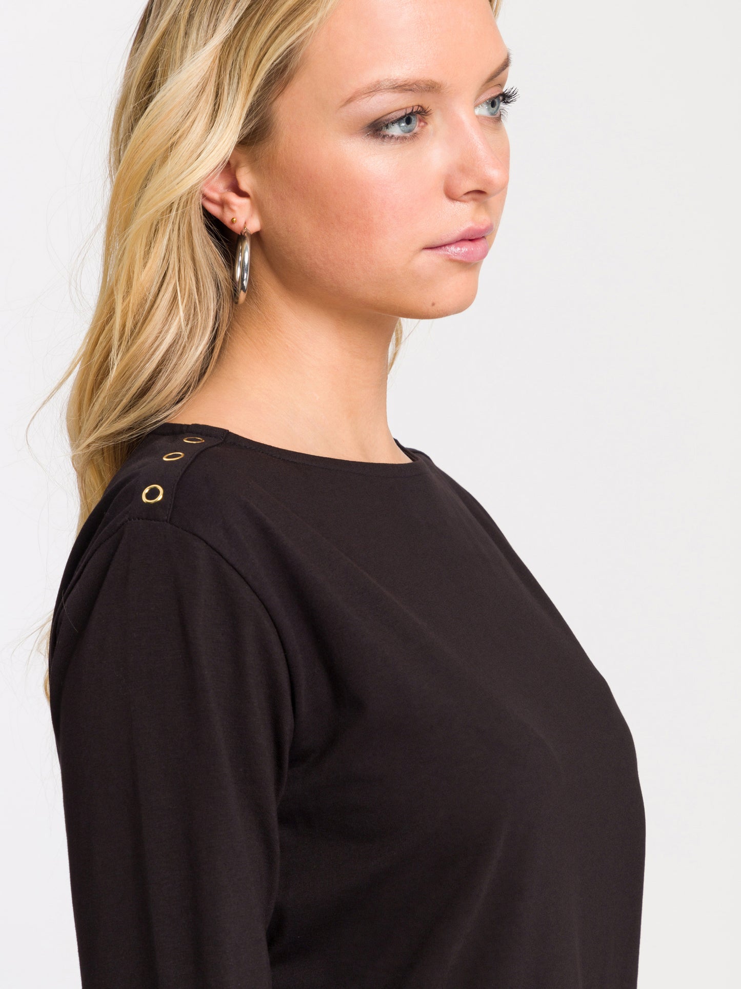 Women's slim long-sleeved shirt with button details black