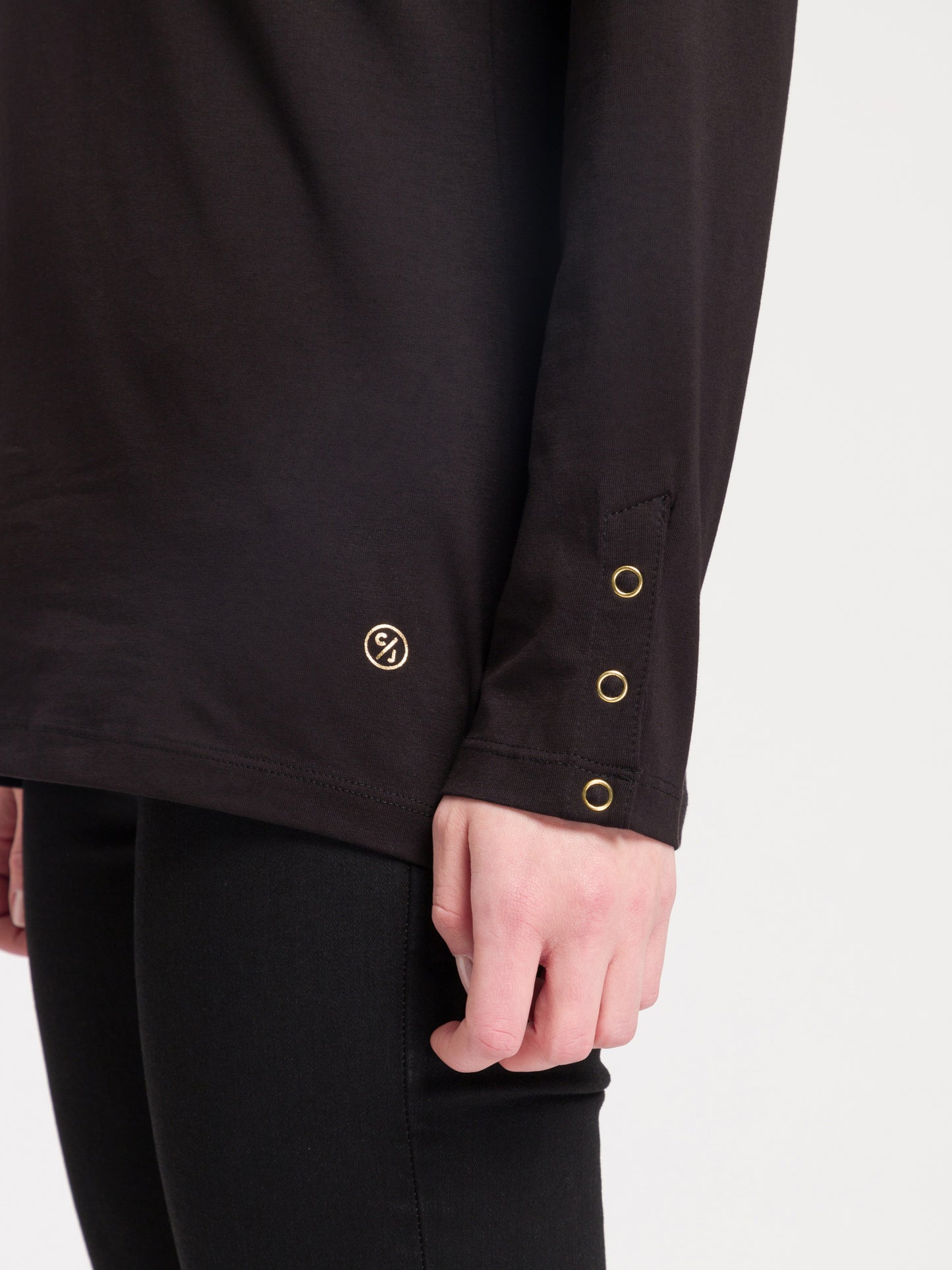 Women's slim long-sleeved shirt with button details black