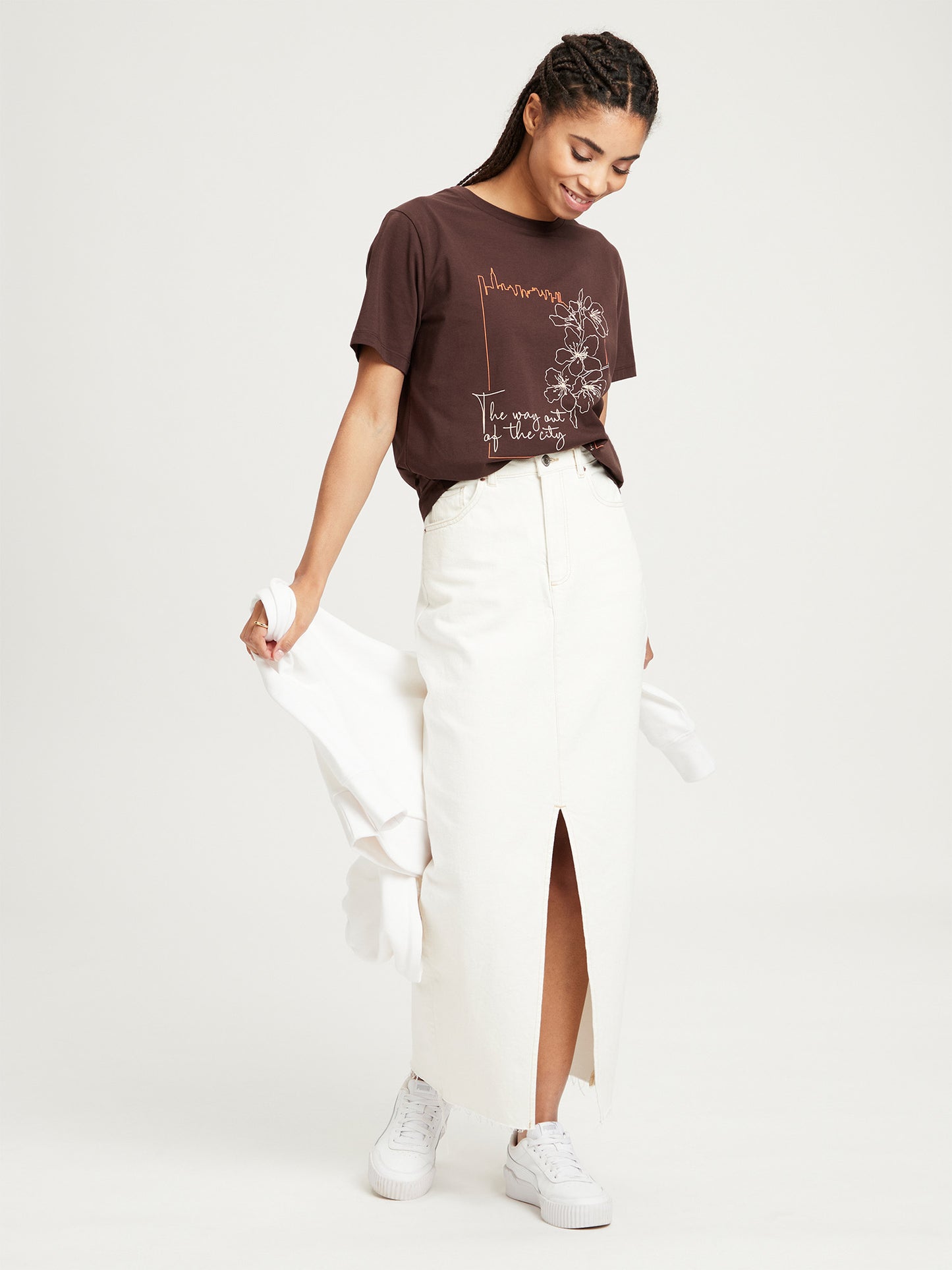 Damen Regular T-Shirt mit Print braun.