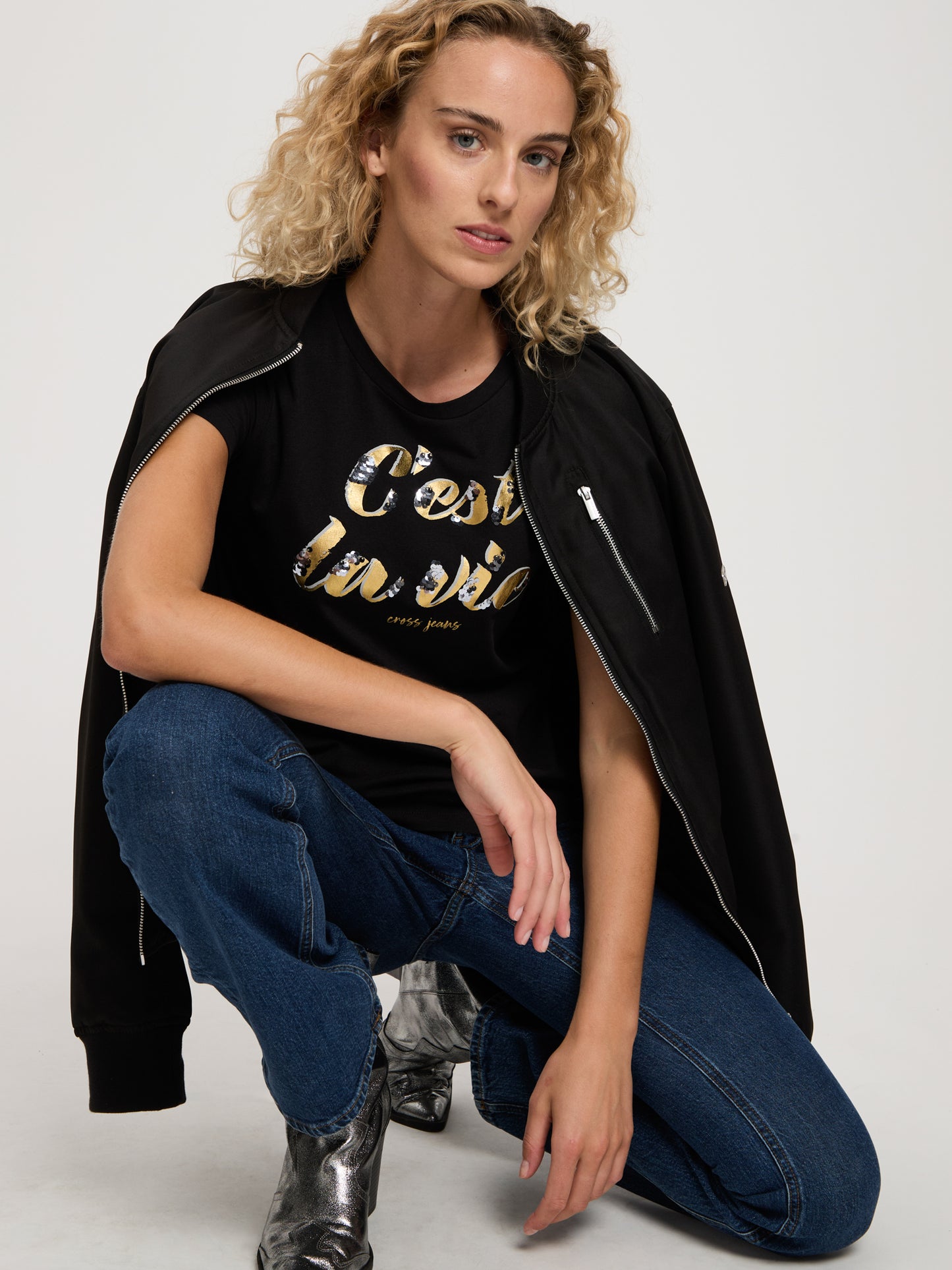 Women's Regular T-Shirt with Message Print and Sequins Black