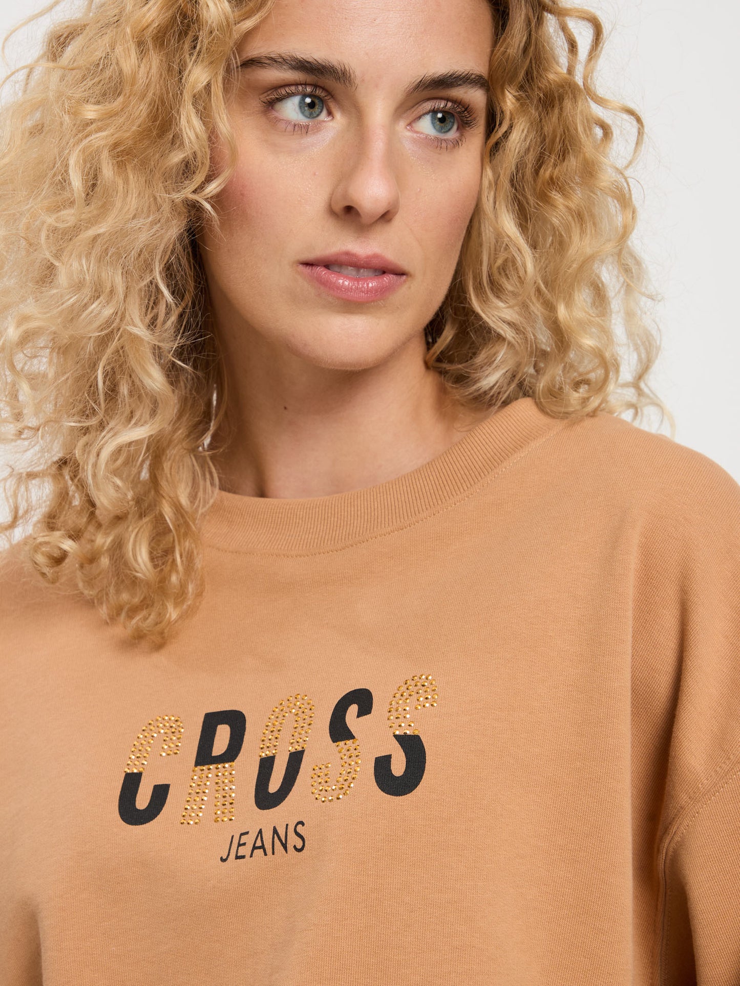 LOOSE FIT  SWEATER