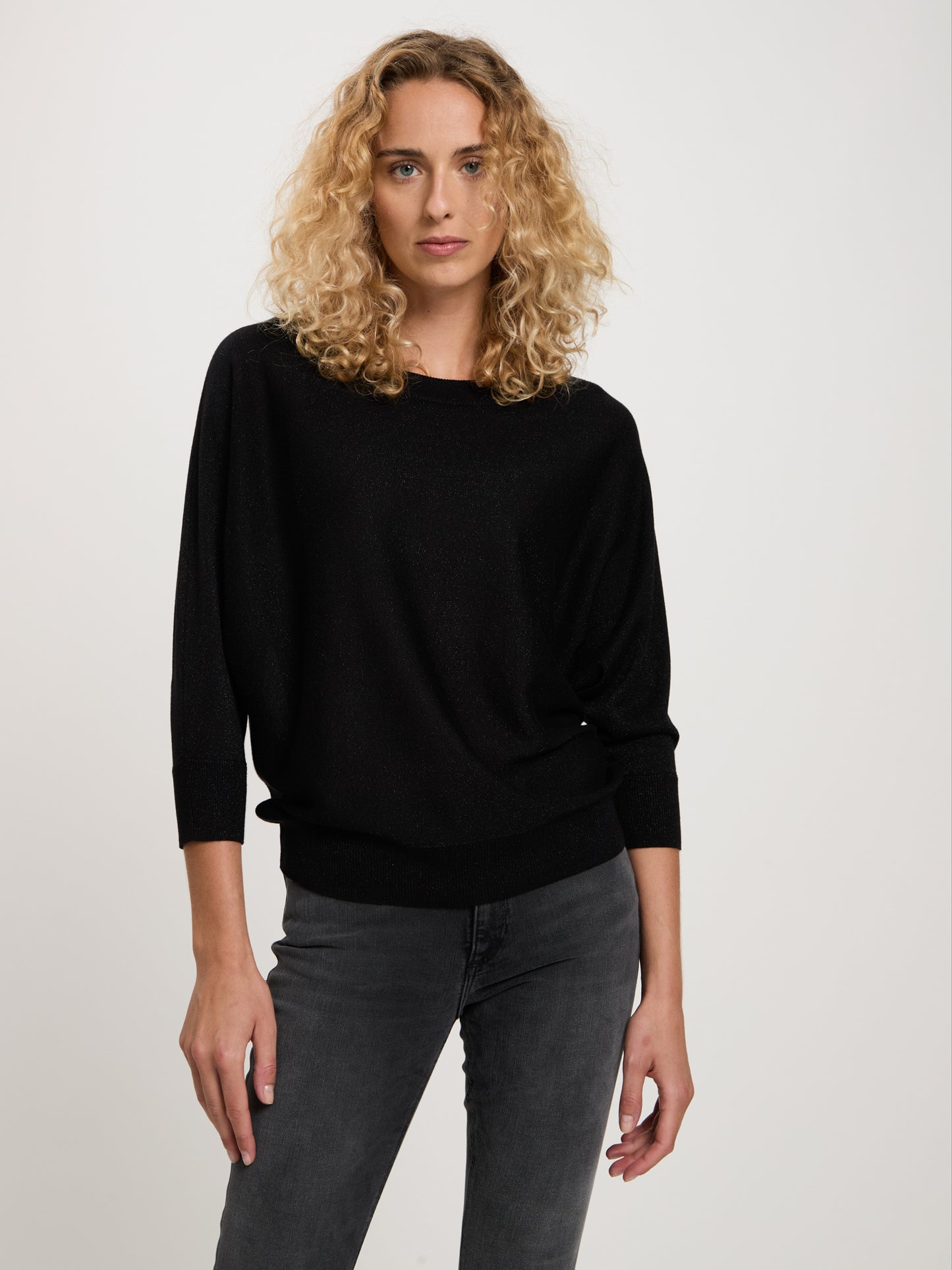 Women's regular sweatshirt in black