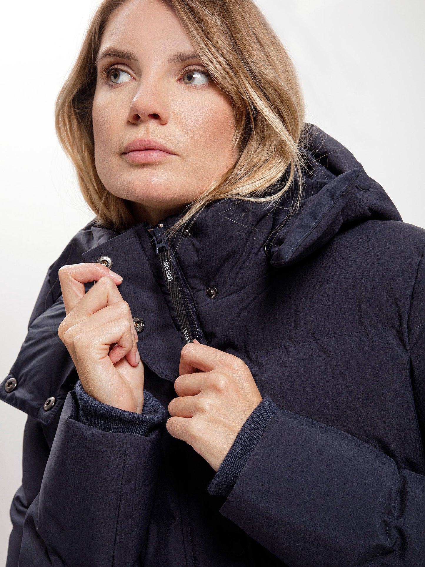 Women's regular short coat in blue