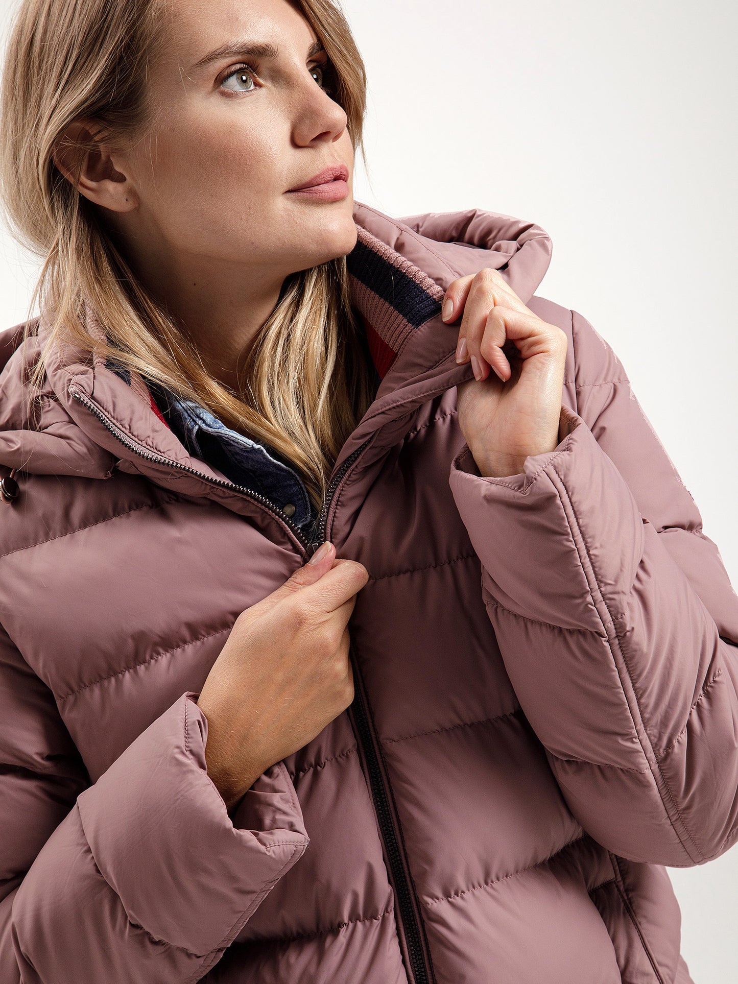 Women's regular short coat in pink