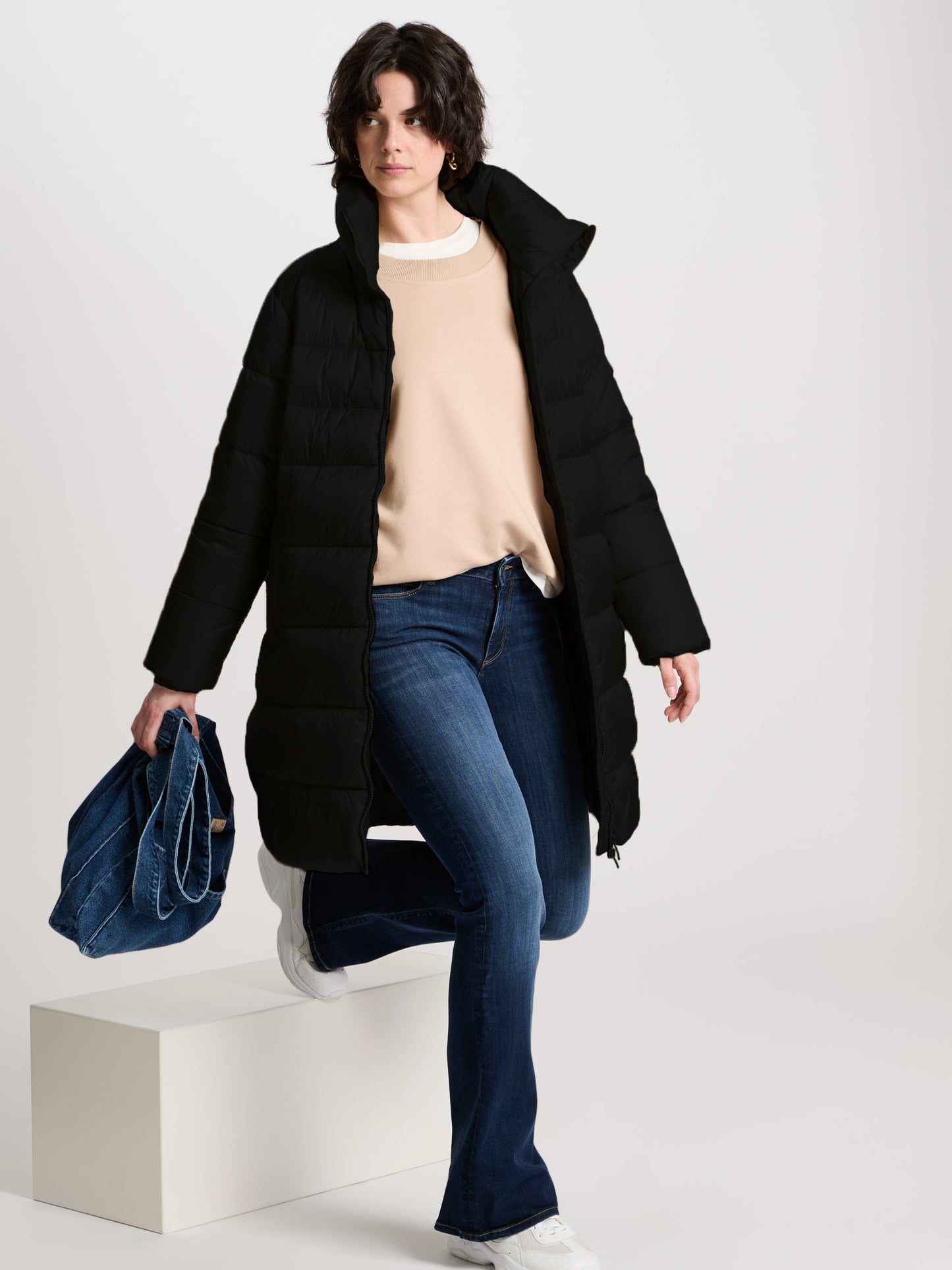 Damen Regular Winterjacke (Mantel) mit Kapuze in schwarz