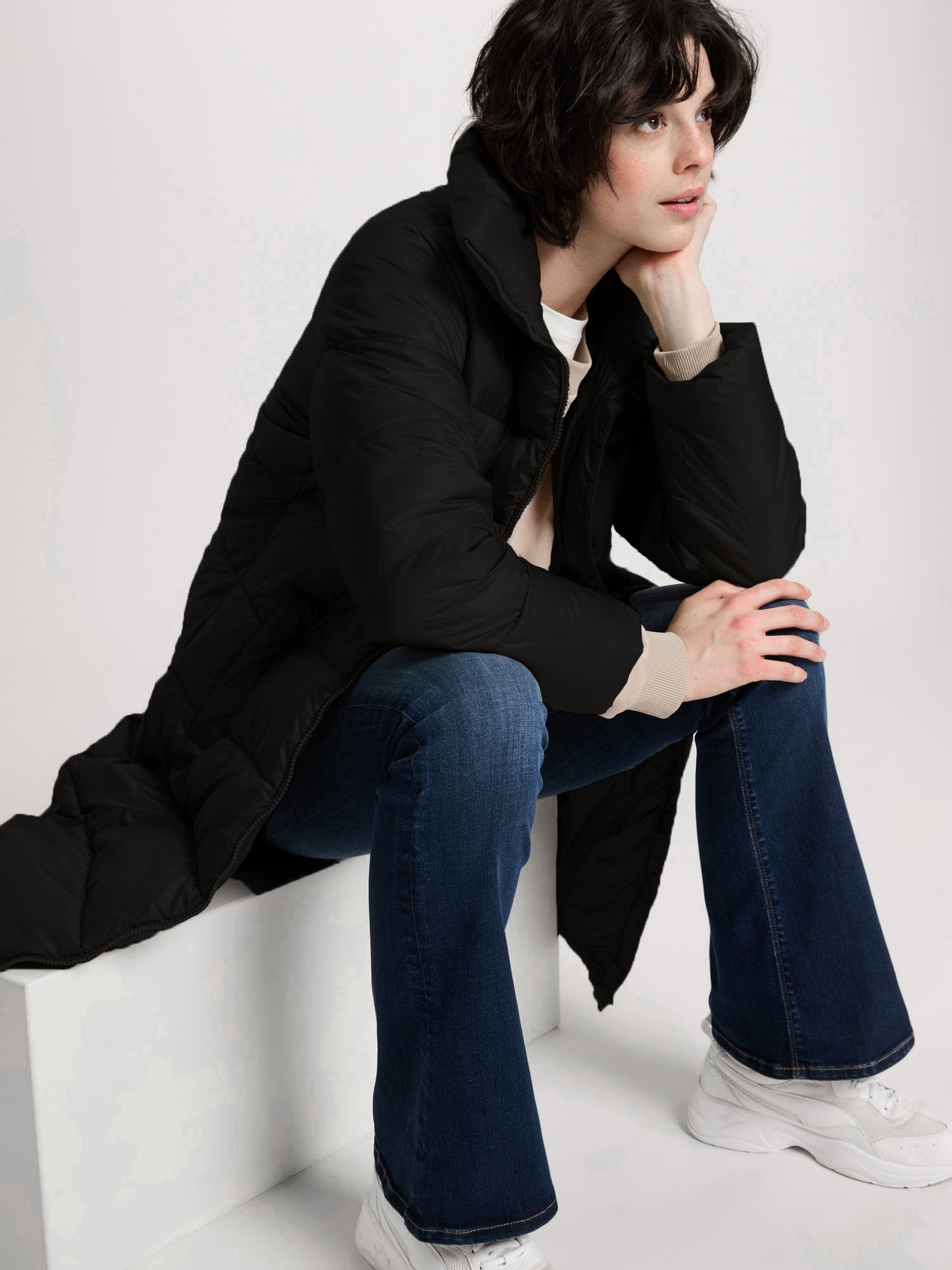 Damen Regular Winterjacke (Mantel) mit Kapuze in schwarz