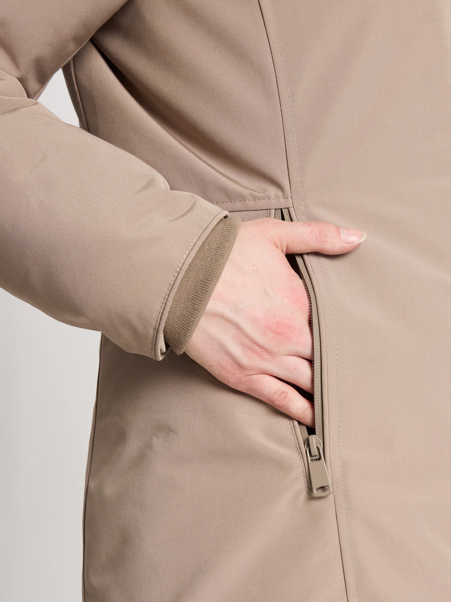 Damen Regular Winterjacke mit Kapuze, Kunstfell-Besatz und Reißverschluss steinfarben