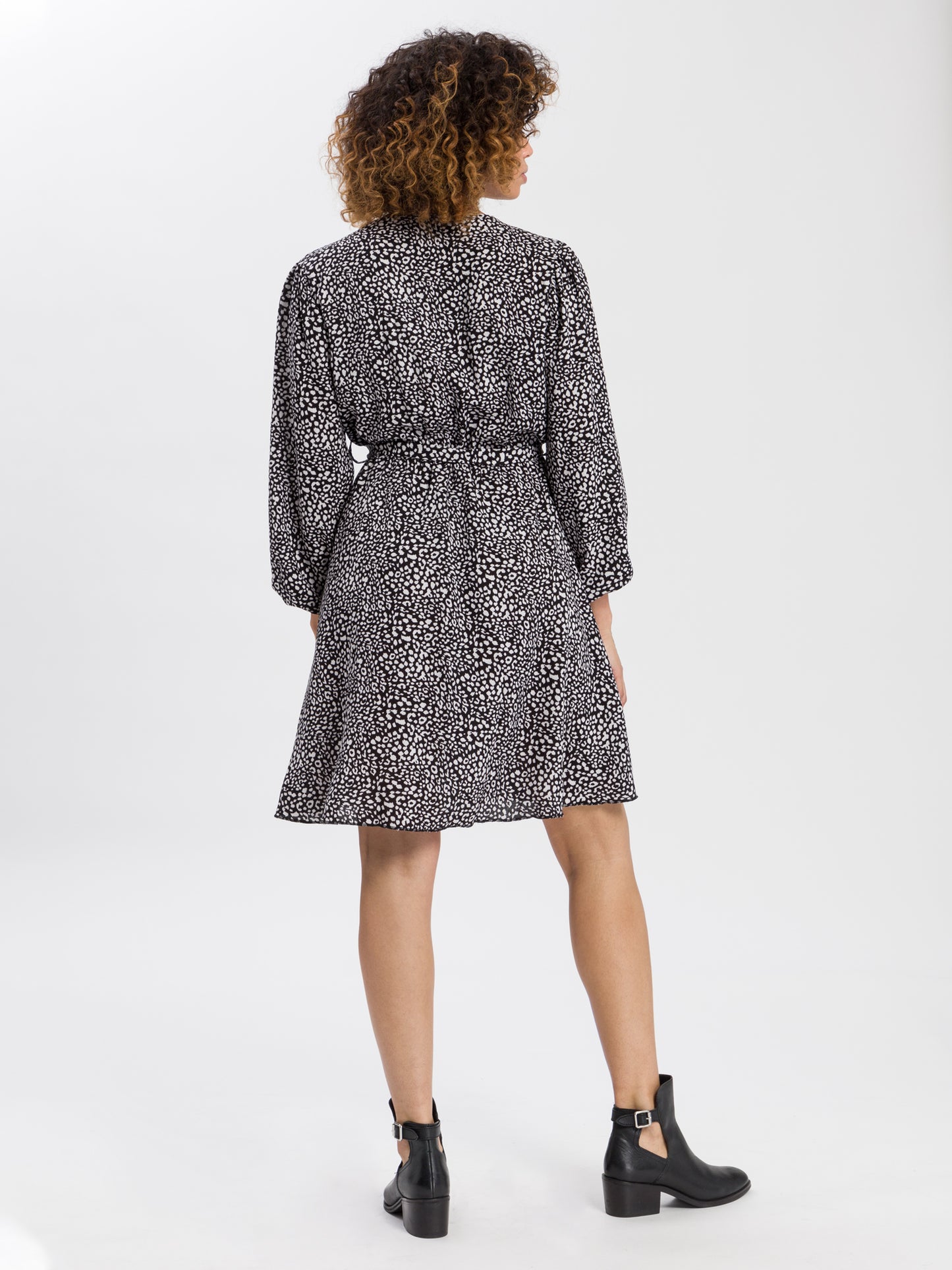 Damen Kleid mit Muster in schwarz weiß