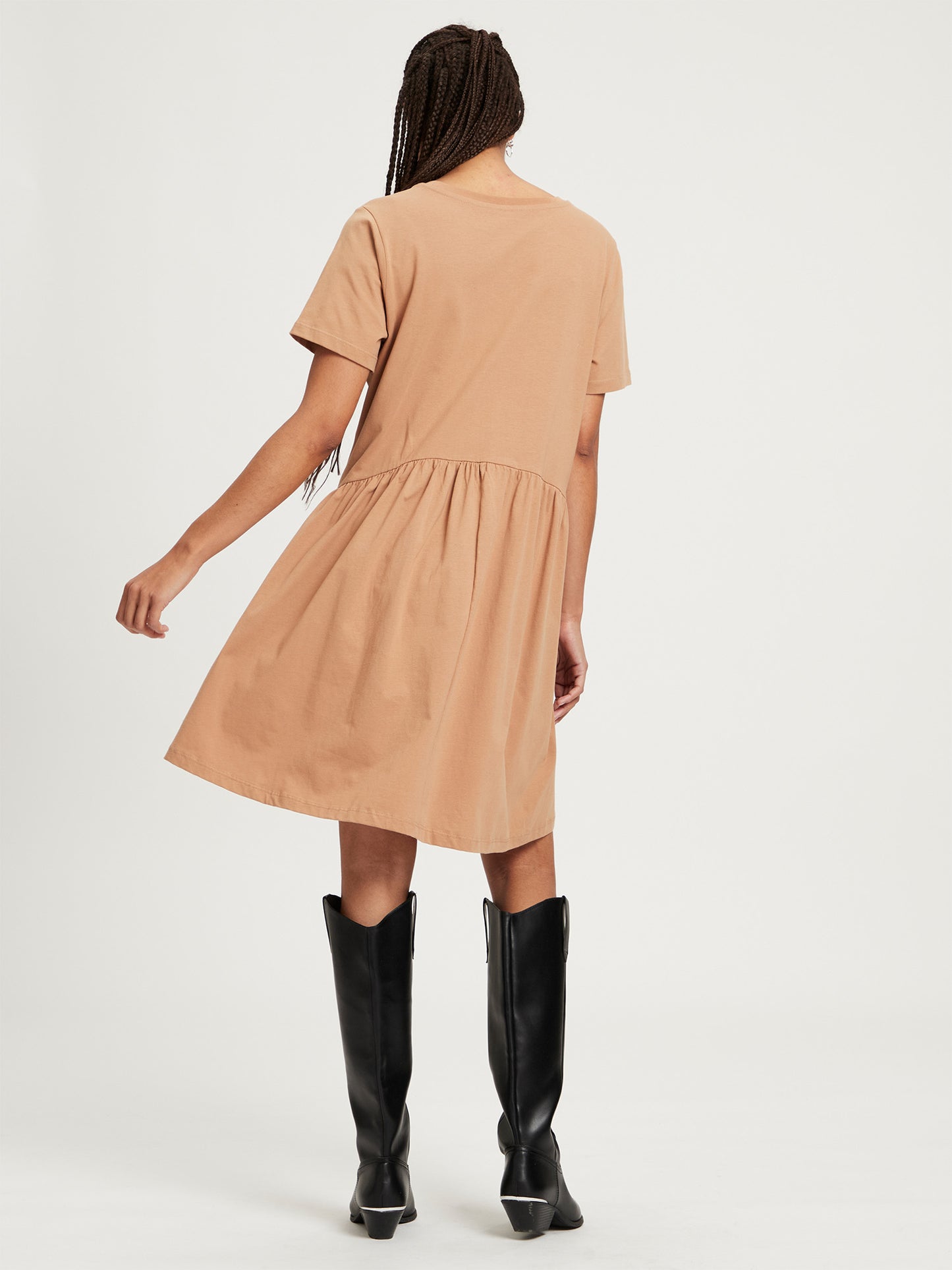 Women's relaxed jersey dress with pleated skirt, tobacco brown.