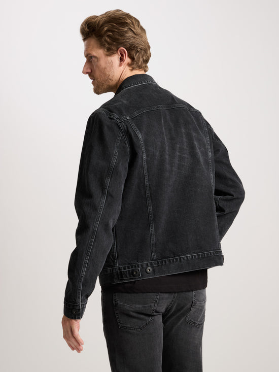 Herren Regular Jeansjacke mit Knopfleiste schwarz.