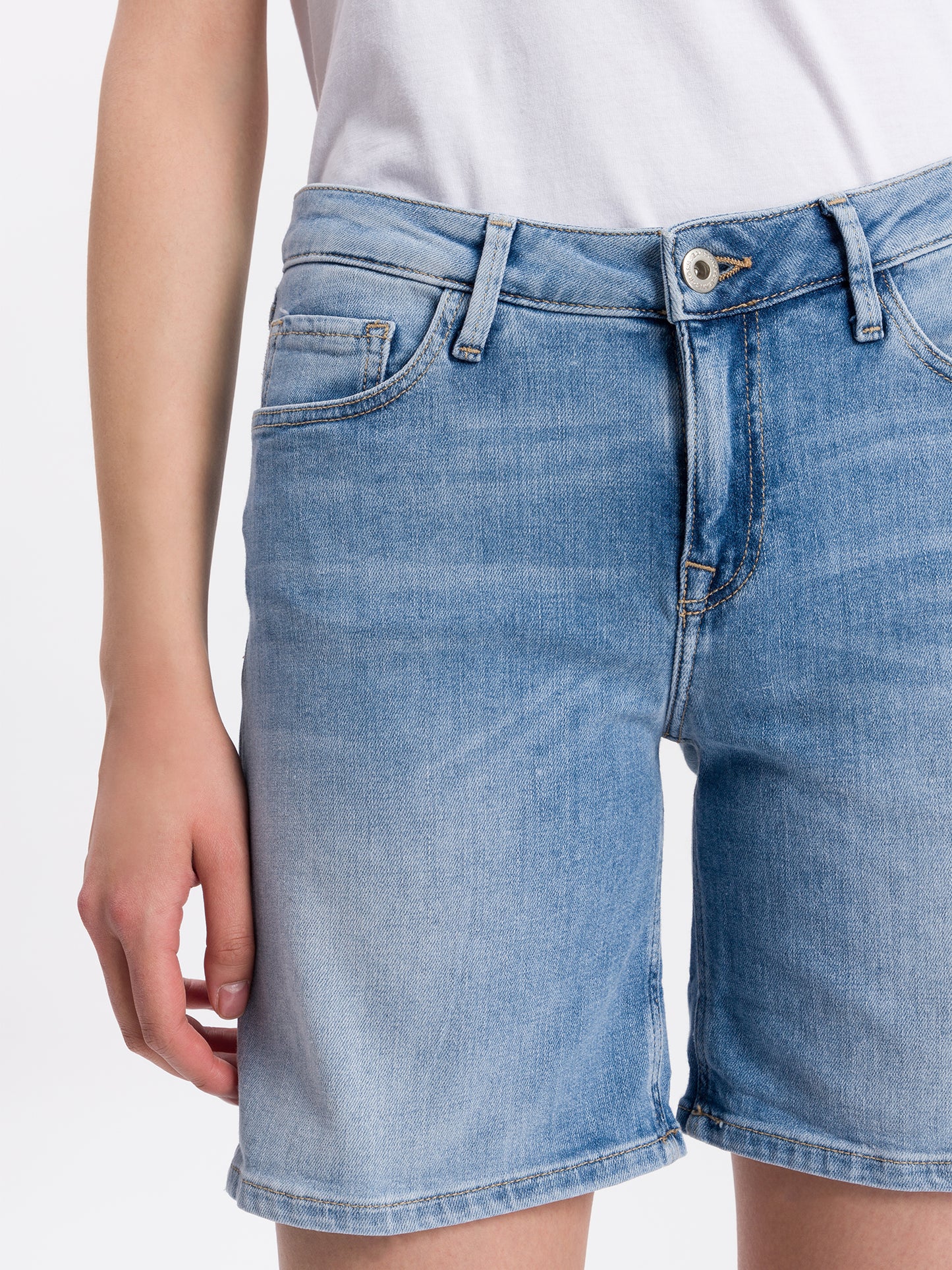 Zena Damen Jeans Slim Shorts hell blau