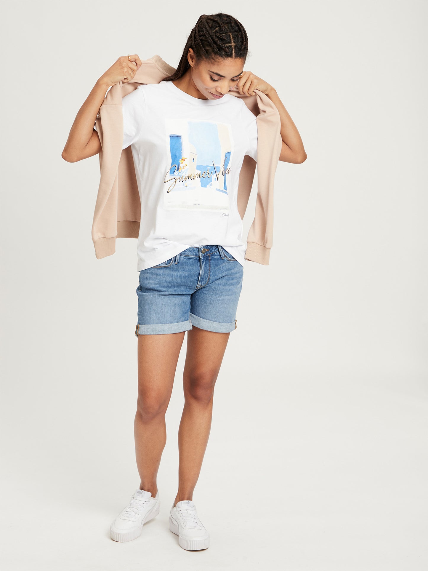 Zena Damen Jeans-Shorts Slim Fit hellblau.