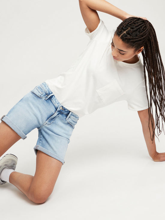 Zena Damen Jeans-Shorts Slim Fit hellblau.