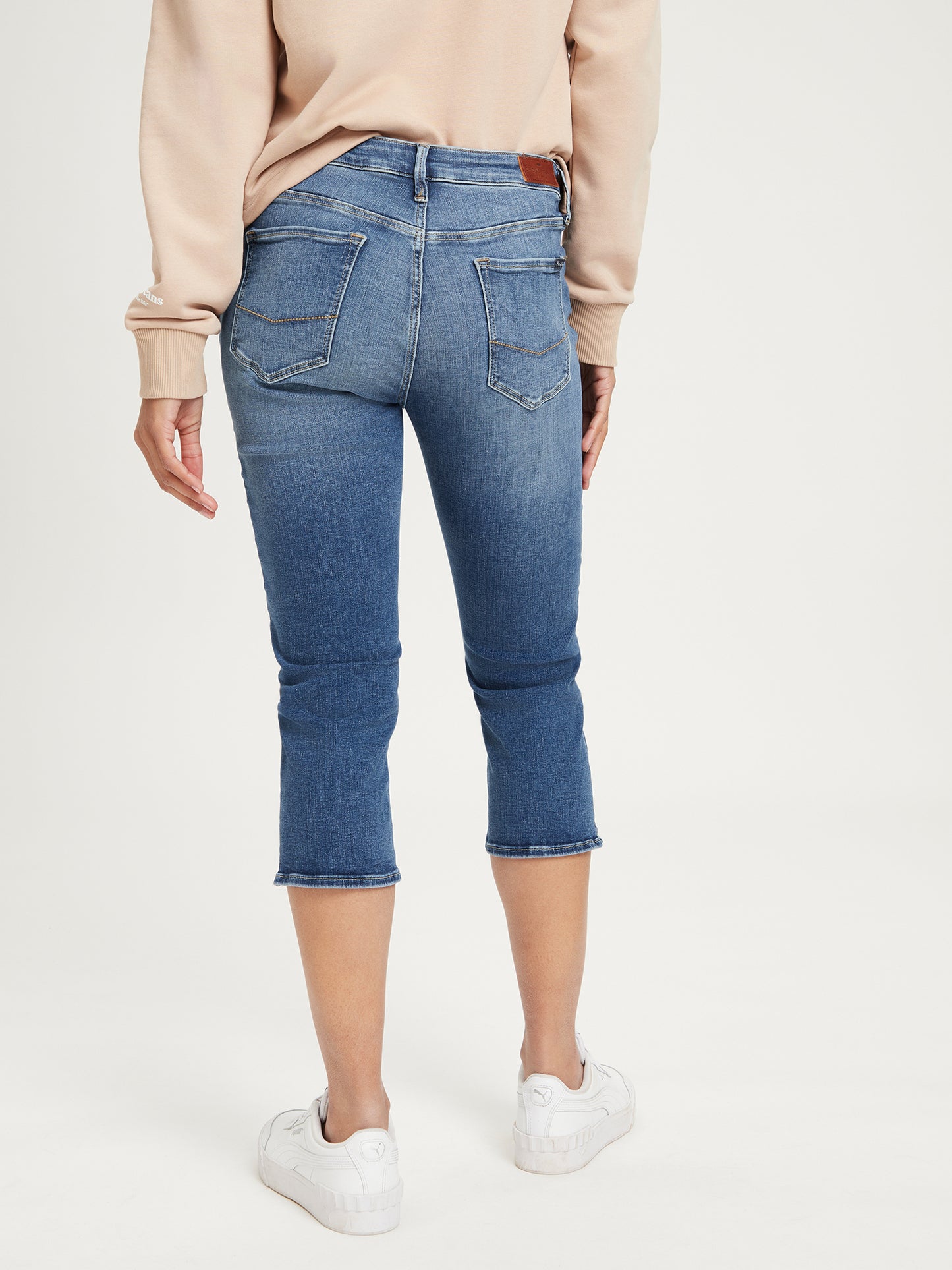 Amber women's slim fit capri jeans blue.