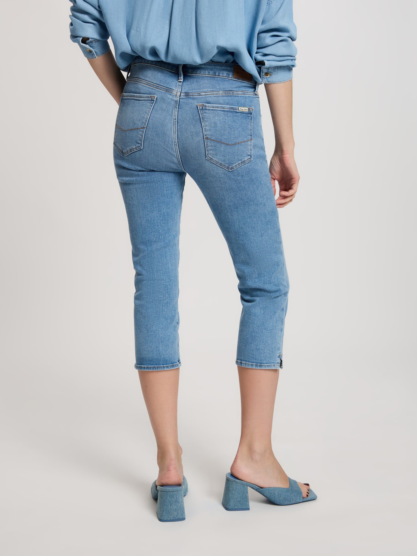 Amber Damen Capri helles mittelblau