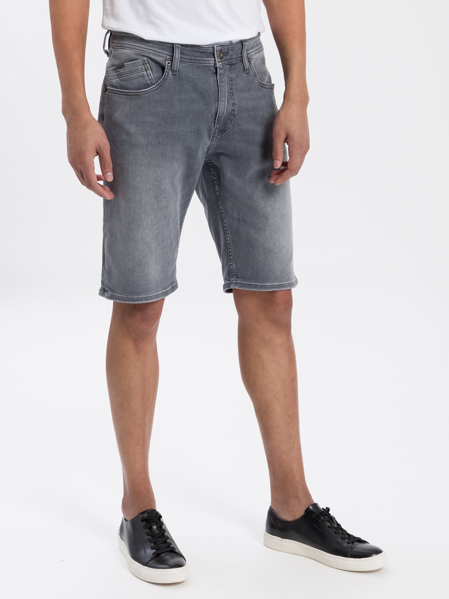 Leom Herren Jeans Regular Shorts grau