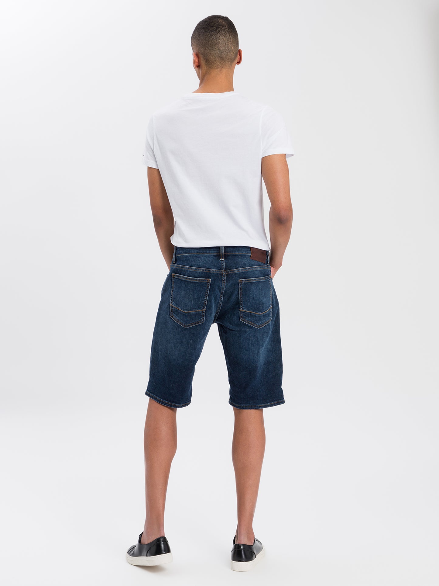 Leom Herren Jeans Regular Shorts dunkelblau