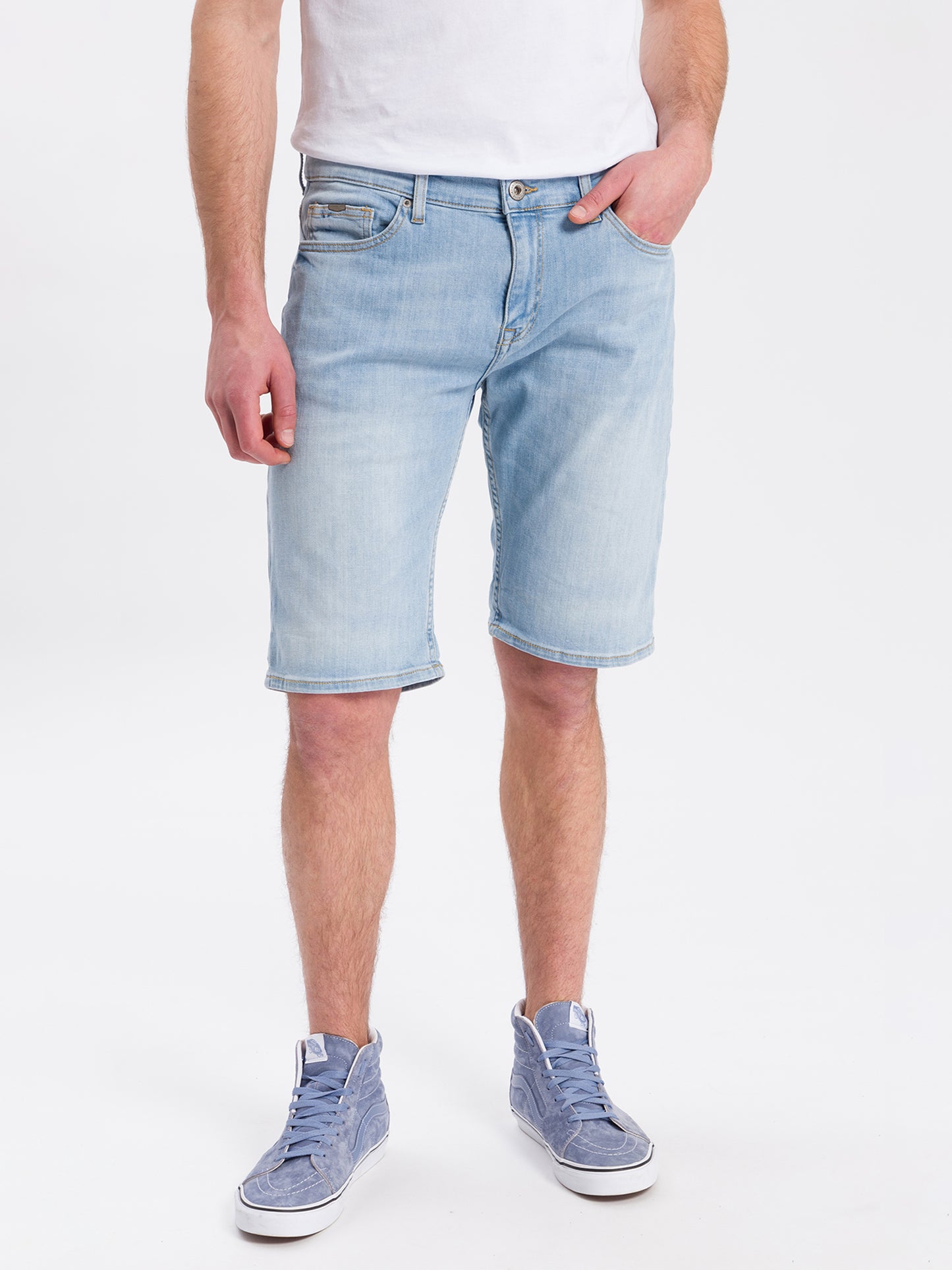 Leom Herren Jeans Regular Shorts hellblau