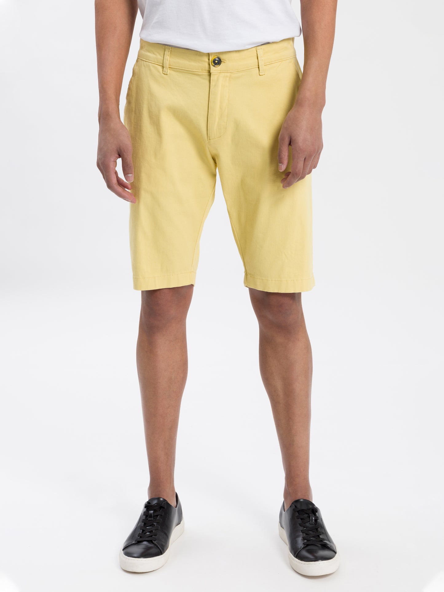 Leom Herren Jeans Regular Shorts gelb