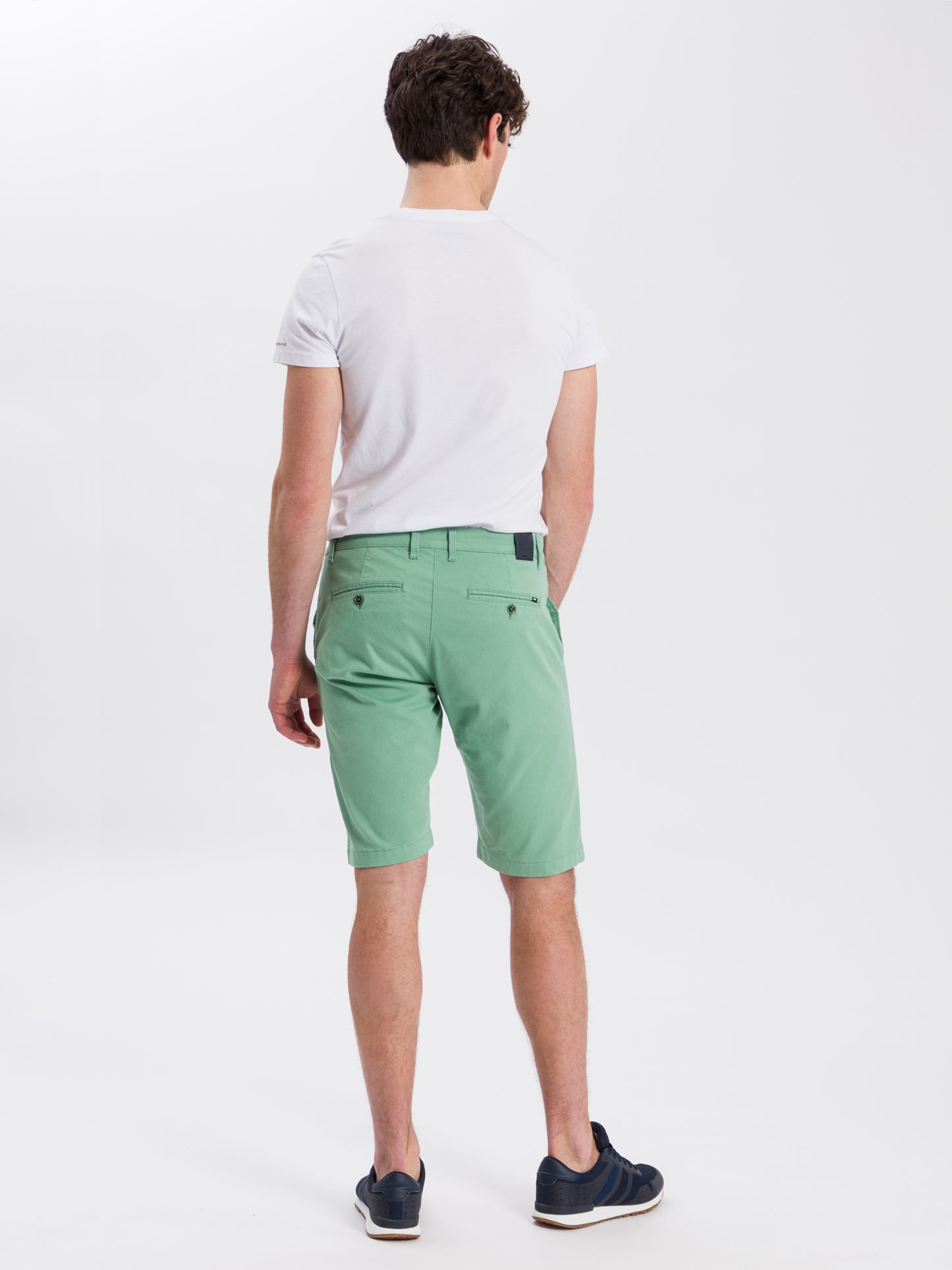 Leom Herren Jeans Regular Shorts grün