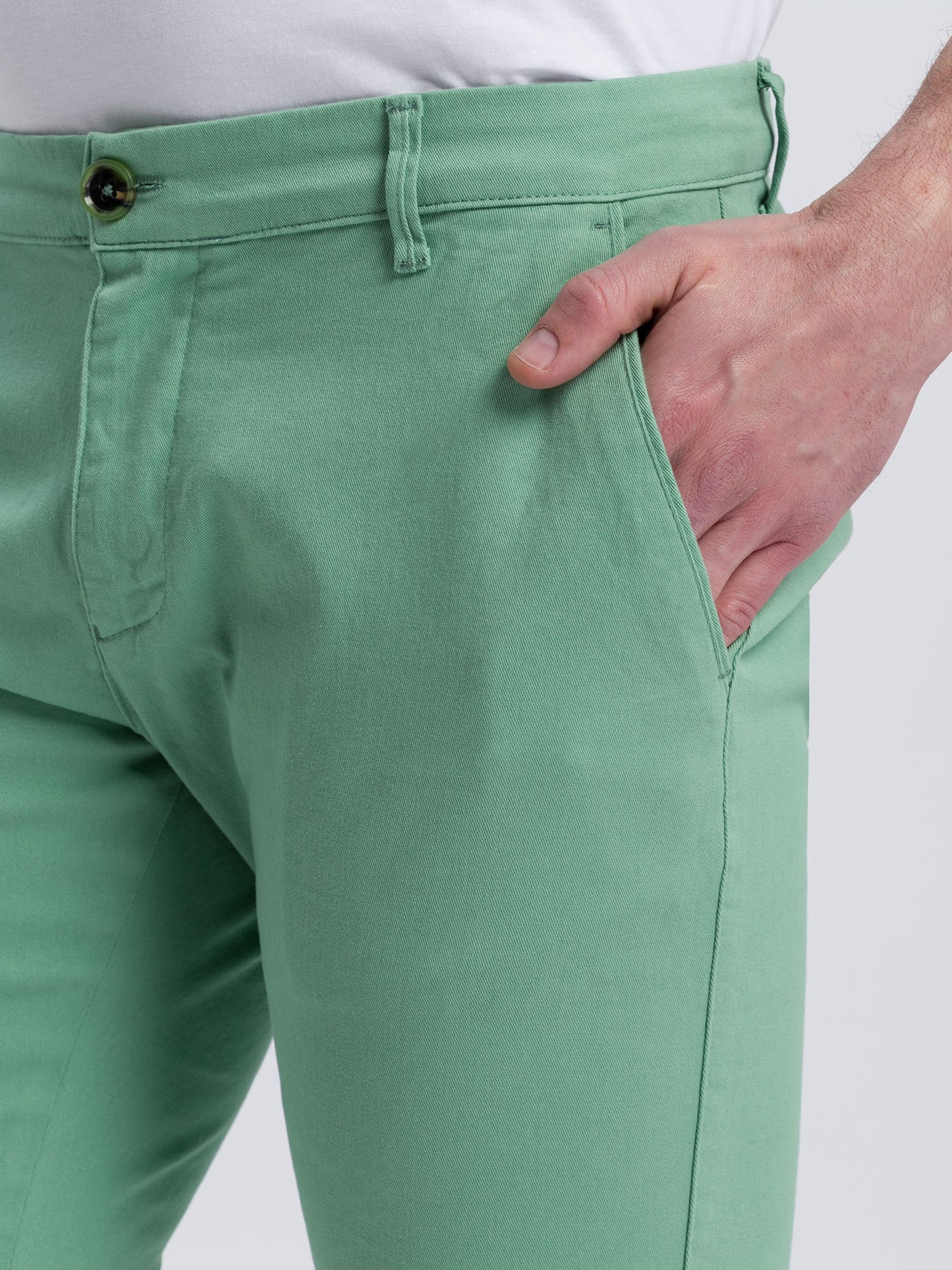 Leom Herren Jeans Regular Shorts grün