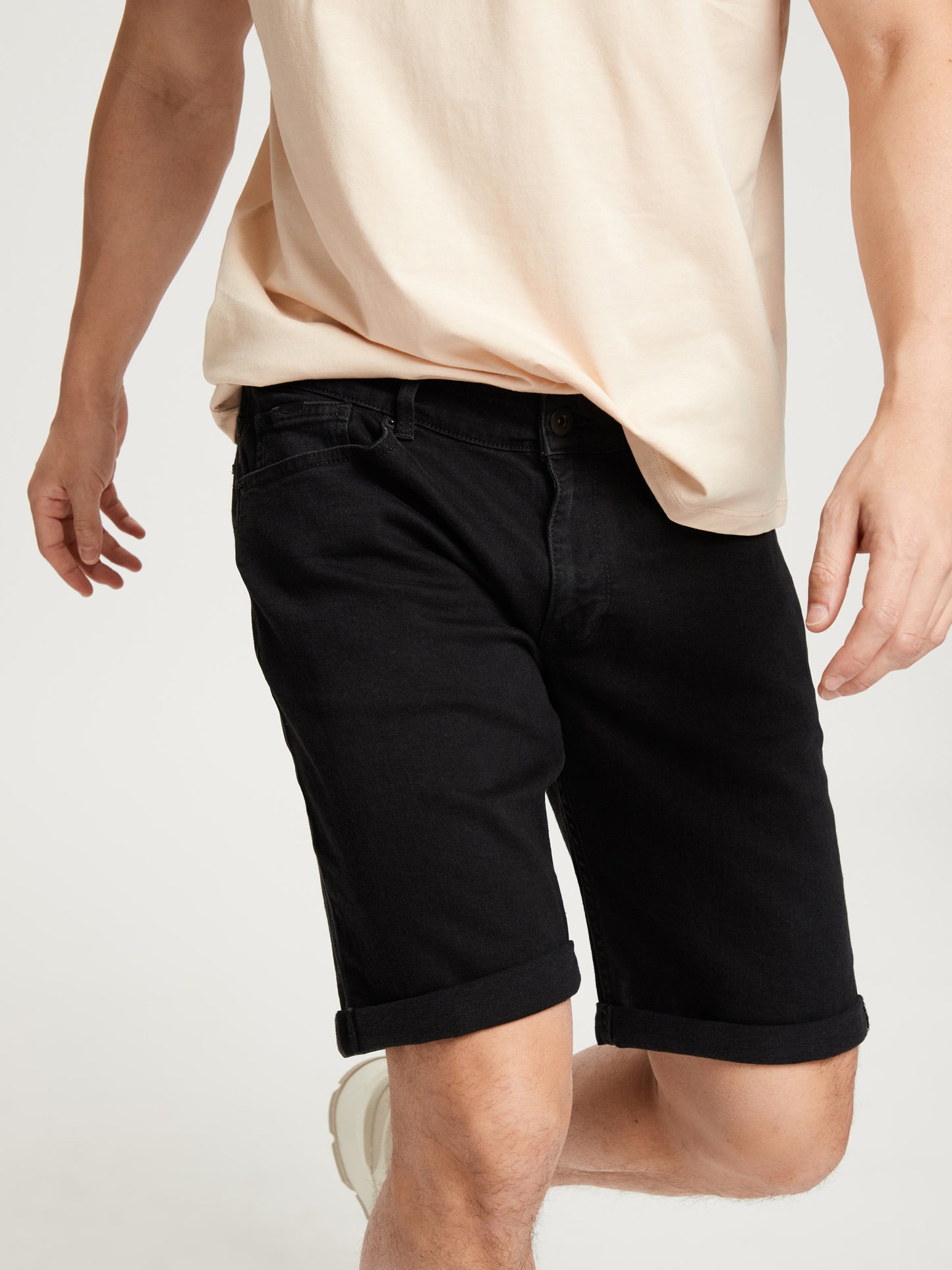 Leom Herren Jeans Shorts Regular schwarz