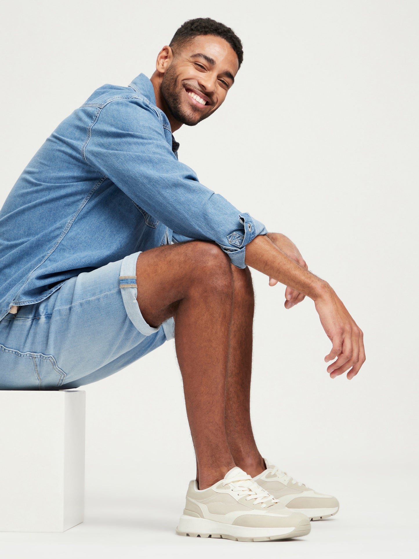LEOM | HERREN JEANS SHORTS
