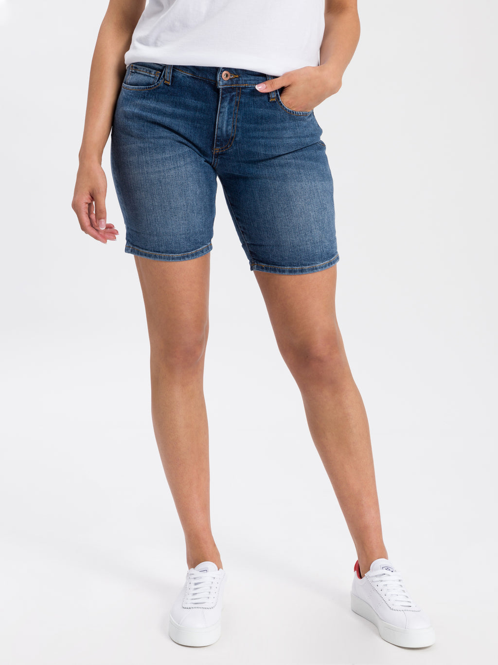 パンツ KENZO Women Shorts  Burmudas FE52PA0809S4 77 BLUE KENZO | Sky blue Women's Shorts & Bermuda | YOOX